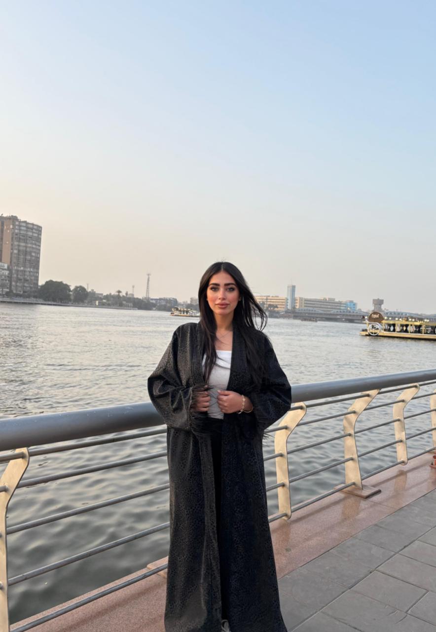 Klyr Black Kaftan with a Flowing Elegant Design for a Timeless Feminine Look - Image 4