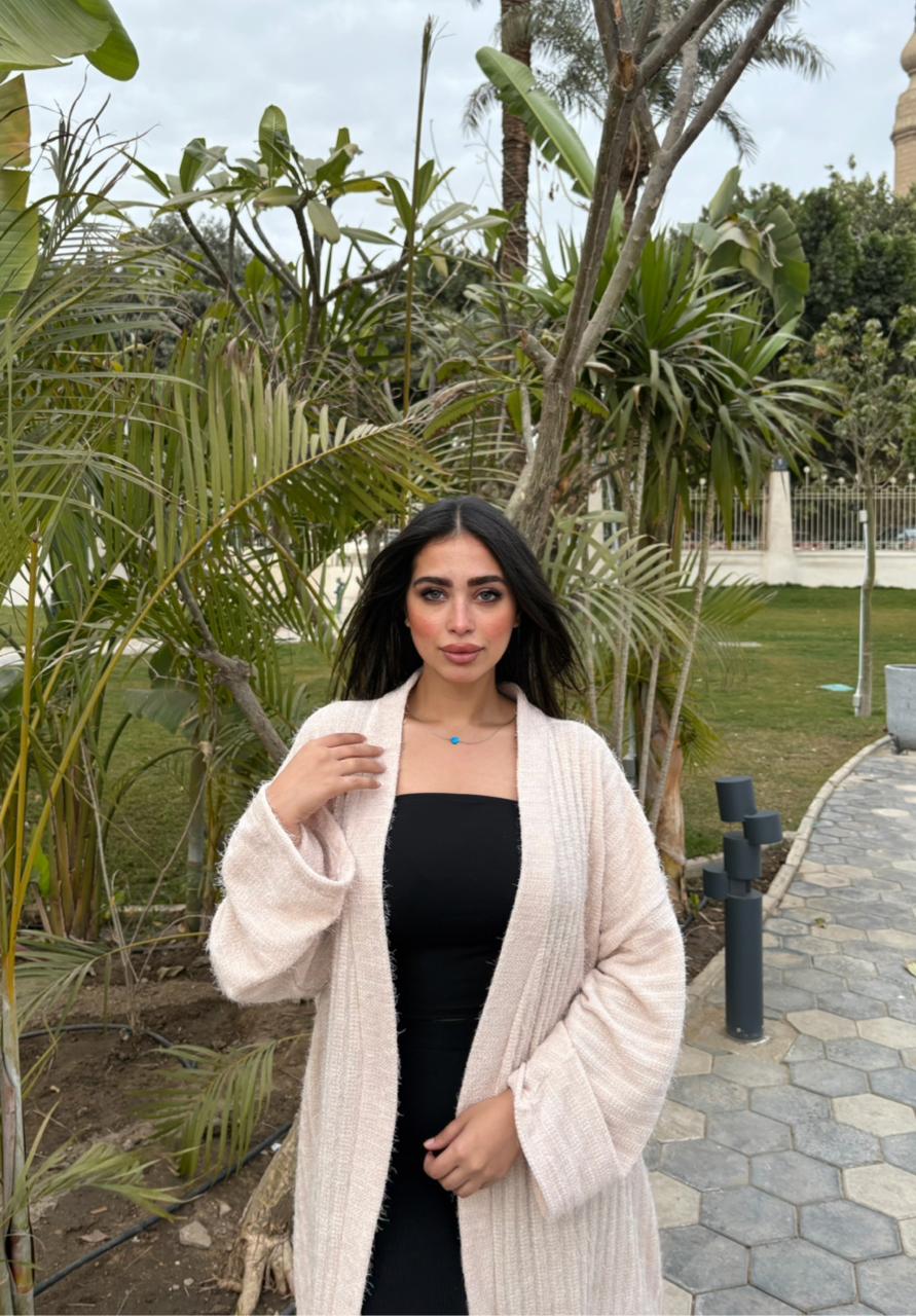 Klyr Soft Ramadan Kaftan with a Minimal Elegant Design for Evening Wear - Image 4