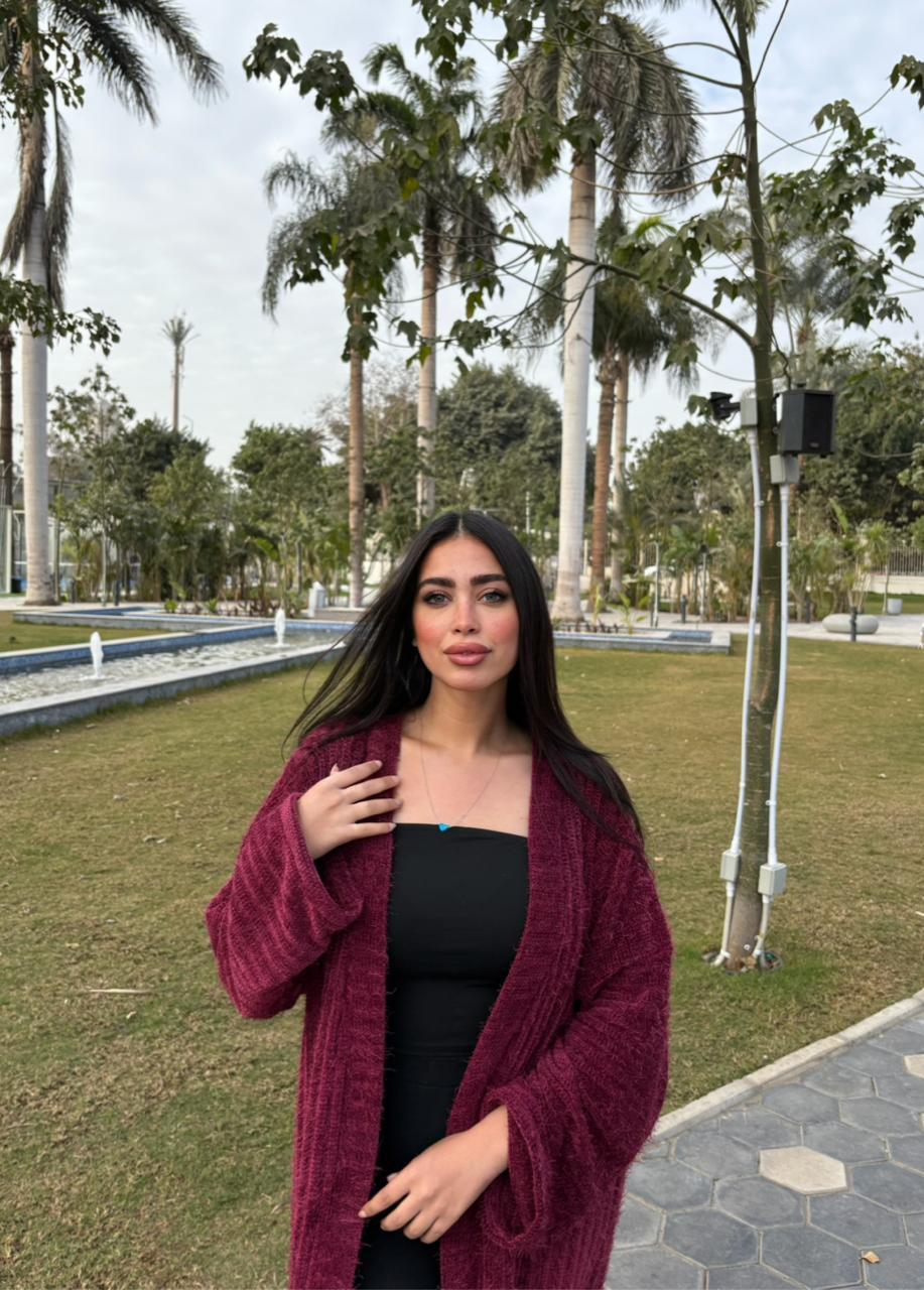 Klyr Burgundy Ramadan Kaftan with a Flowing Elegant Design for a Sophisticated Look - Image 5