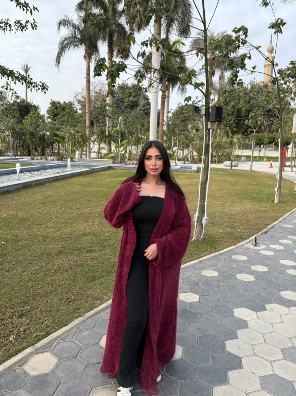 Klyr Burgundy Ramadan Kaftan with a Flowing Elegant Design for a Sophisticated Look - Image 2